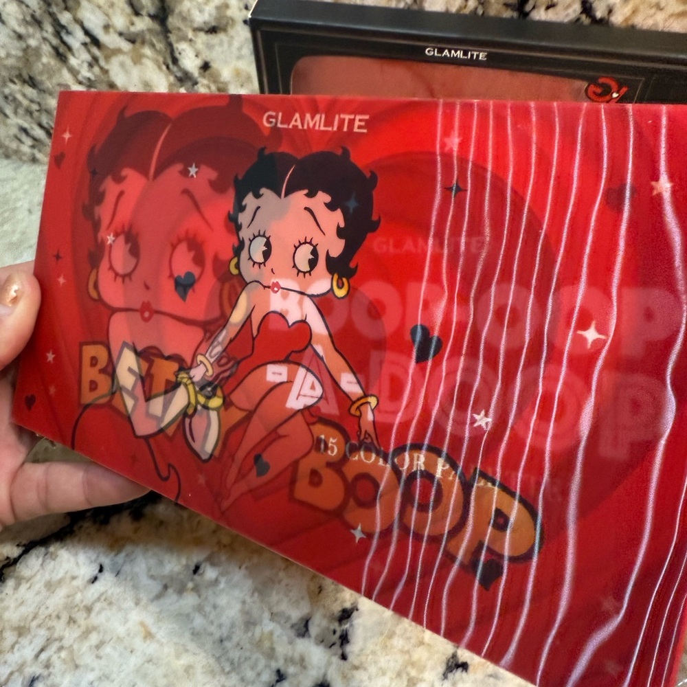 NWT Betty Boop x Glamlite 15 Eyeshadow Holographic Palette - Picture 5 of 14